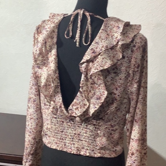 Open Edit NEW -Sz L - floral deep ruffled tiered plunge crop flowy ballon blouse - Picture 2 of 7